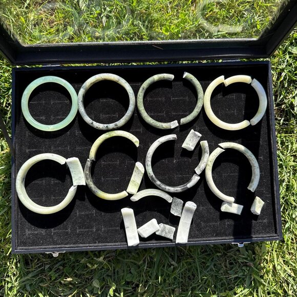 Broken Jade Bangles - Lot of 9 - Picture 1 of 10